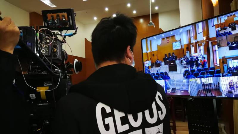 AI生成VS人工创意——仁寿县广告片拍摄公司的技术浪漫主义实践